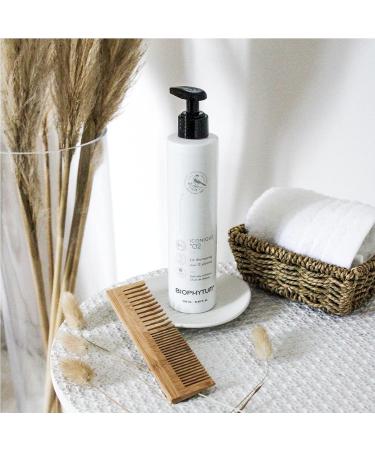 Natural anti-dandruff shampoo with 12 plants - effectively eliminates dandruff 250 ml - ICONIC 02 - Buy Online on GoSupps.com