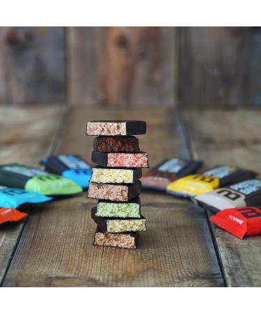 BioTechUSA Protein Bar with high protein content no added sugar with whey protein and collagen 16 * 70 g Pistachio - Buy Online on GoSupps.com