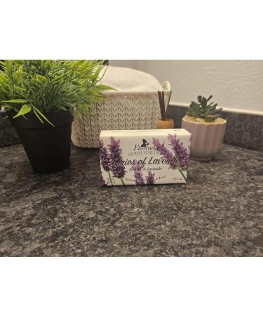 Berries of Lavender Luxury Vegetal Soap - 10.5 Oz Bar | Made in Italy - International Shipping Available - Buy Online on GoSupps.com
