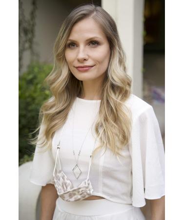 Emmeline Silver Necklace Magnifier Pendant - Stylish Reading Glasses Alternative for International Shipping - Buy Online on GoSupps.com