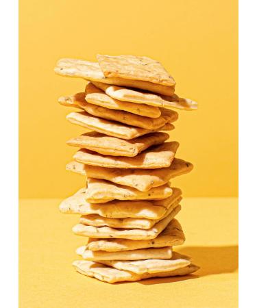 KoRo - Organic Cracker Rosmarin 500g - Knackiges Geb ck auf Weizenbasis - Mit w rziger Rosmarinnote - Perfekt zu Wein Aperitiv oder K se - Buy Online on GoSupps.com