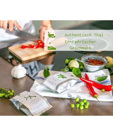 echtthai Kaffir lime leaves pack of 8 pieces 8 x 2 g suitable for Thai Curry freezedried box of 8 pieces - Buy Online on GoSupps.com