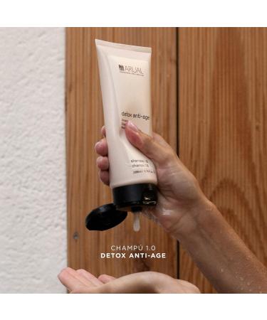 ARUAL Anti-pollution exfoliating detox shampoo - Buy Online on GoSupps.com