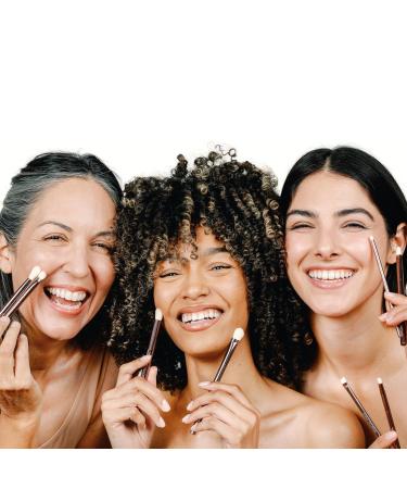 Sustainable Luxury Eyeshadow Brush - Eco-Friendly Makeup Tool for Flawless Application | International Shipping Available - Buy Online on GoSupps.com