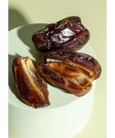 Koro Bio Medjool Dates 1kg - Honey Sweet Caramel Notes Fiber-Rich Delights - International Shipping Available - Buy Online on GoSupps.com