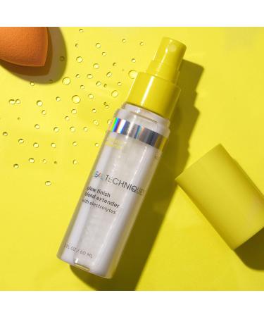 Real Techniques Sponge & Makeup Setting Spray - Moisturizing with Vitamin C & Electrolytes | International Shipping Available - Buy Online on GoSupps.com