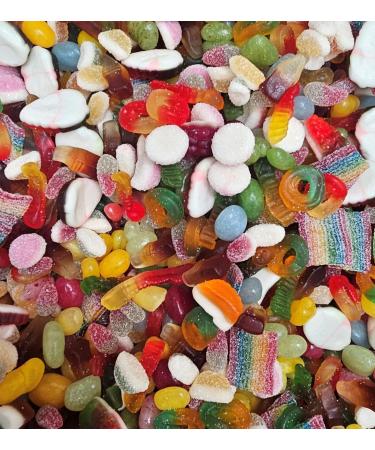 Fizzy & Gummy Halal Pick & Mix Bag 700g Large Classic Retro Candy Selection Pick n Mix - Gift Bag - Perfect Movie Night Hamper Treats for Kids Adults Birthday Gifts - Buy Online on GoSupps.com
