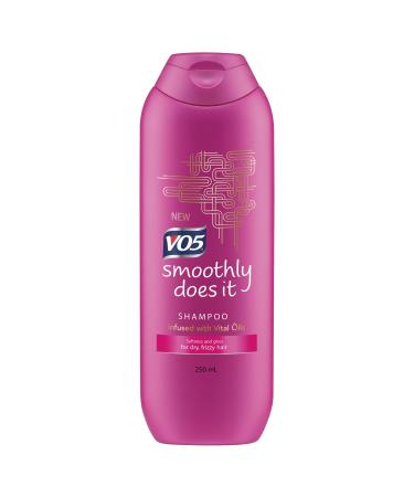 VO5 Smoothly Does It Shampoo 250 ml by OV
