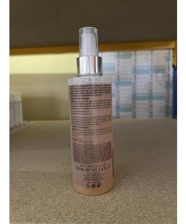 RAU Deep Cleansing 2in1 200 ml - Deep facial cleanser. Facial cleansing toner make-up remover water. This nourishing toning facial treatment also has an antibacterial anti-inflammatory soothing and astringent effect. - Buy Online on GoSupps.com