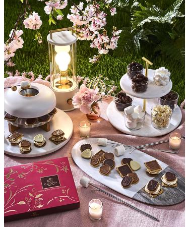 Godiva Prestige Biscuits Milk Chocolate - Crispy biscuits with milk chocolate and Lady Godiva motif - 12 pieces - 100 g - Buy Online on GoSupps.com
