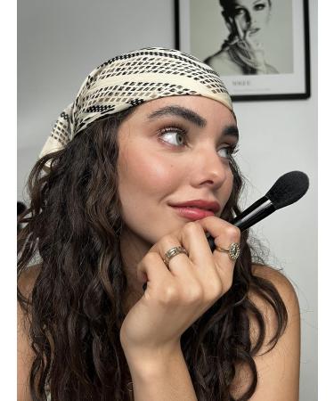 Pro Face Brush for Translucent Powder | Flawless Makeup Application Worldwide Shipping - Buy Online on GoSupps.com