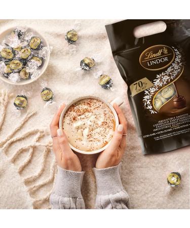 Lindt - Sachet Grand format LINDOR - Chocolat Noir 70% Cacao - C ur Fondant 1Kg (Lot de 2) - Buy Online on GoSupps.com