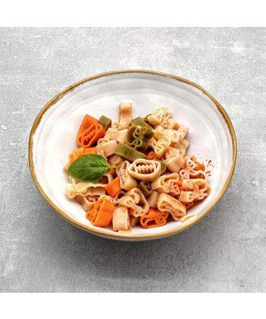  40YARDS 40YARDS American Football Noodles - Helmet and football-shaped pasta - Handmade in a German factory - 250g pack - Colorful durum wheat semolina noodles - 100 - Buy Online on GoSupps.com