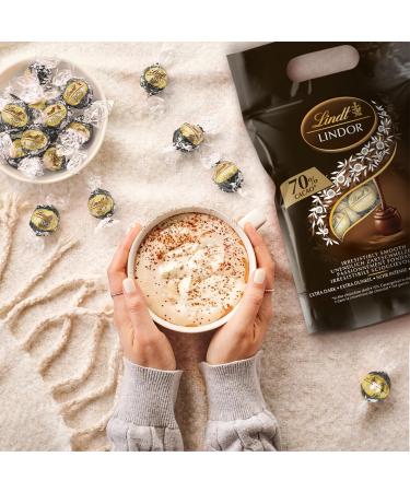 Lindt - Sachet Grand format LINDOR - Chocolat Noir 70% Cacao - C ur Fondant 1Kg (Lot de 2) - Buy Online on GoSupps.com