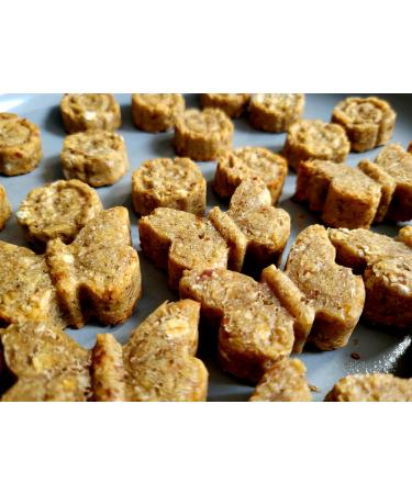 Lola's Lip Smacking Dog Treats Banana & Peanut Butter Roses & Butterflies Vegan 100g