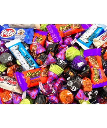 LaetaFood Halloween Chocolate Candy Variety Pack HERSHEY'S KISSES Vampire, FANGS COOKIE 'N' CREME Bars, KITKAT, Peanut Butter Cups, WHOPPERS (3 Pound Bag) Candy Variety Pack #13