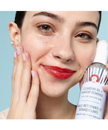 Shop First Aid Beauty 2-in-1 Cleansing Oil + Makeup Remover - 5 oz/ 150 mL Online - Best Price & International Shipping - Buy Online on GoSupps.com