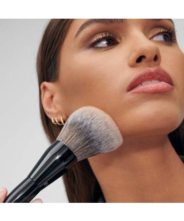 Shop SEPHORA COLLECTION PRO Bronzer Brush #80 Online - Best Price & International Shipping - Buy Online on GoSupps.com