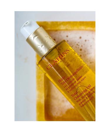 Shop Clarins Total Cleansing Oil & Makeup Remover - 5.0 oz/ 150 mL Online - Best Price & International Shipping - Buy Online on GoSupps.com