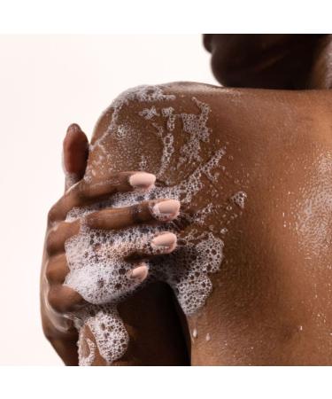 Shop Luna Daily The Everywhere Wash - Hydrating with Prebiotics Vitamins and Omegas for Dry Skin - 8.4 oz / 250 mL Online - Best Price & International Shipping - Buy Online on GoSupps.com