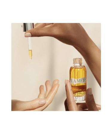 La Mer Soft and ultra-smooth skin shines with a dazzling glow - Buy Online on GoSupps.com