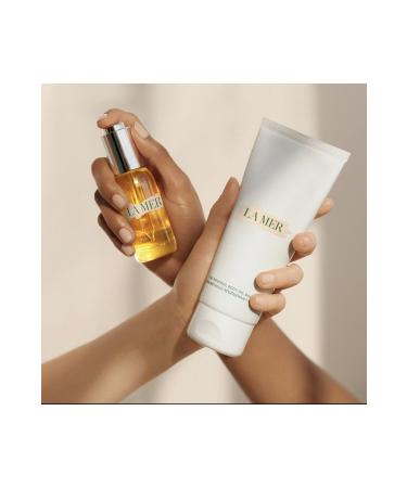 La Mer Soft and ultra-smooth skin shines with a dazzling glow - Buy Online on GoSupps.com