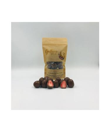 Goltiva Milky Real Whole Strawberry Dragee / 250 grams