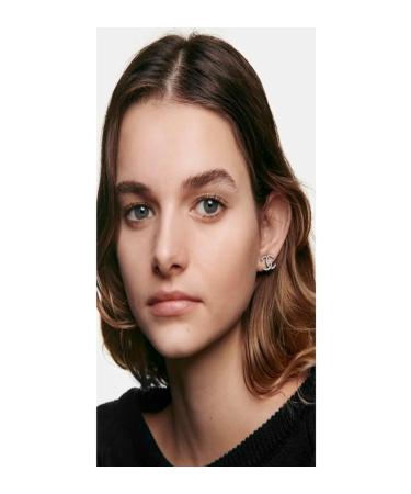 Chanel N 1 DE CHANEL REVITALIZING FOUNDATION BRIGHTENS - MOISTURIZES - PROTECTS - Buy Online on GoSupps.com