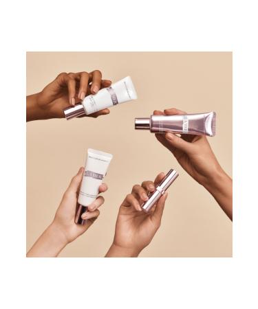 La Mer The Hydrating Illuminator This highlighter that complements the skin tone with radiant pearls 40ml - Buy Online on GoSupps.com