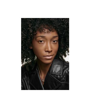 Chanel N 1 DE CHANEL REVITALIZING FOUNDATION Moisturizing protective foundation - Carest Cosmetic - Buy Online on GoSupps.com