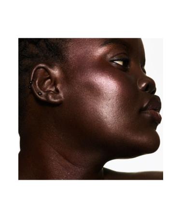 FENTY BEAUTY Diamond Bomb All-Over Diamond Veil - Perfecting and Shining Illuminator - Buy Online on GoSupps.com