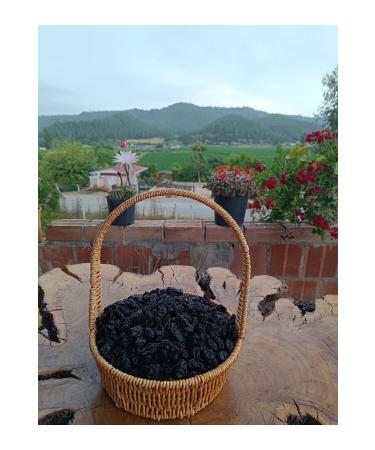 Black raisins with seeds from the lady's hand 1000gr - Buy Online on GoSupps.com