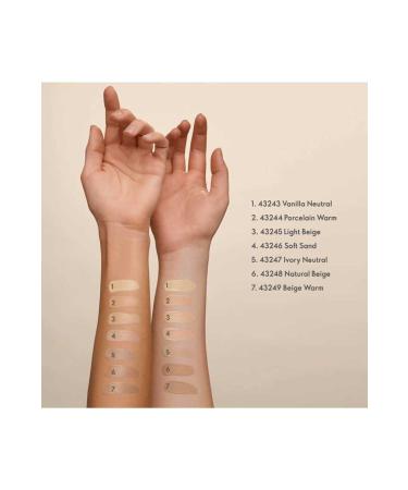 Oriflame Giordani Gold Vegan Foundation SPF 25 Formulated with Hyaluronic Acid Offering 8-Hour Moisture Support - Buy Online on GoSupps.com