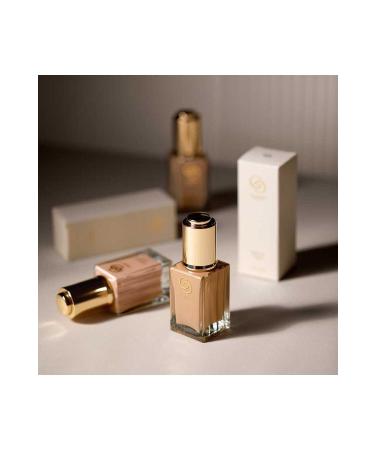 Oriflame Giordani Gold Vegan Foundation SPF 25 Formulated with Hyaluronic Acid Offering 8-Hour Moisture Support - Buy Online on GoSupps.com