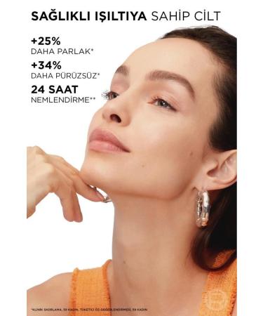 L'Oreal Paris Revitalift Clinical Brightening & Pore Smoothing Moisturizing Vitamin C Cream 50 Ml - Buy Online on GoSupps.com