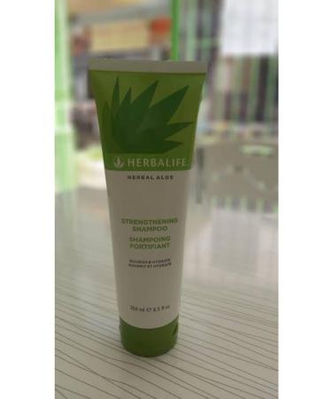Herbalife Herbal Aloe Strengthening Hair Shampoo 250 ml