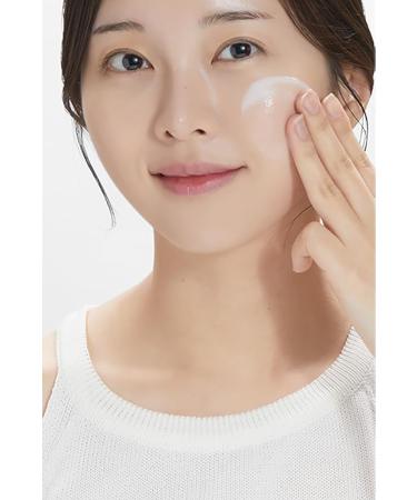 VT COSMETICS VT REEDLE SHOT SYNERGY CLEANSING MILK 200ML - Buy Online on GoSupps.com