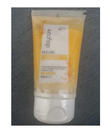 Daycare Apricot Kernel Peeling