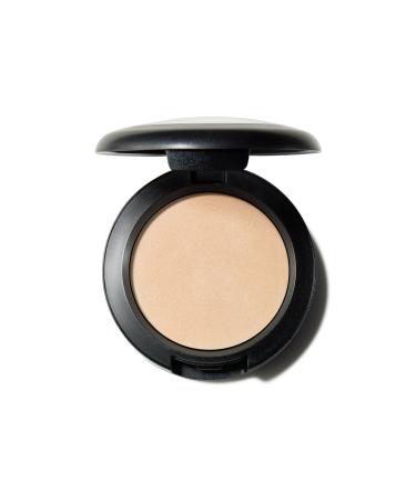 Mac ILLUMINATING BASE - FROSTED SHIMMER PALE GOLD / Cosmetologist - Buy Online on GoSupps.com