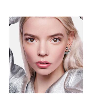 Dior Lightly Pigmented Blush That Adds Brightness to Your Facial Lines with a Luminous Look min.102 - Buy Online on GoSupps.com