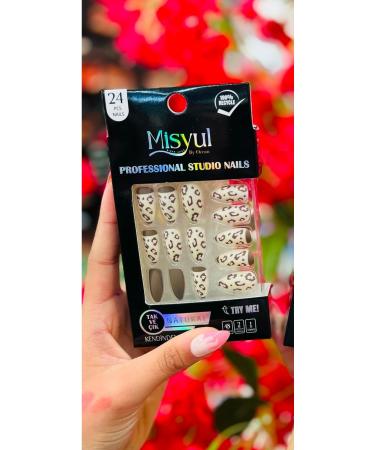 Madam accesorize Misyu leopard model fake nails