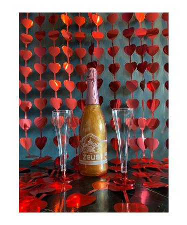 OS ZEUS Non-Alcoholic Sparkling Melon Flavored Carbonated Drink 2 Red Glasses