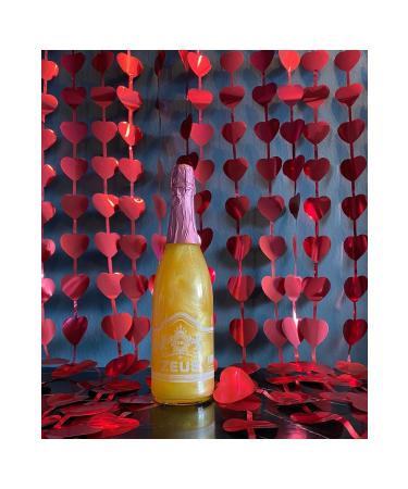 Non-Alcoholic Sparkling Banana Flavored Carbonated Drink