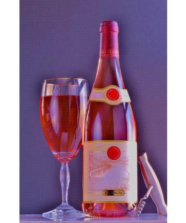 Happyland 5 Bottles Strawberry Flavored Flavored Non-Alcoholic Carbonated Drink for Lover's Special Romantic Table Decoration