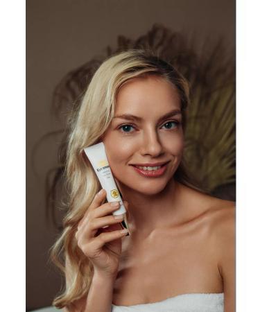 LABONITA Feature Lifting cream from dark circles - Buy Online on GoSupps.com