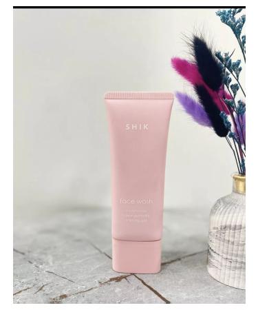 Shik Cleaning face gel with a moisturizing effect
