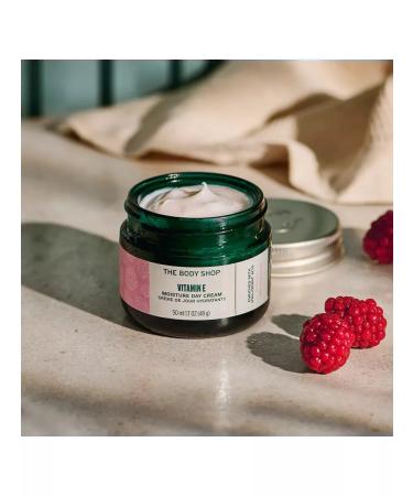 The Body Shop Moisturizing face cream for face with vitamin E