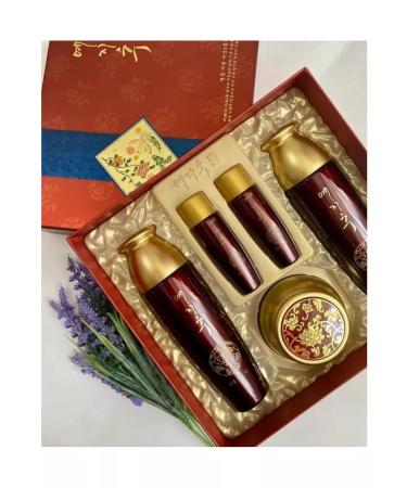 Bergamo Cosmetics set with ginseng extract 5V1 - Buy Online on GoSupps.com