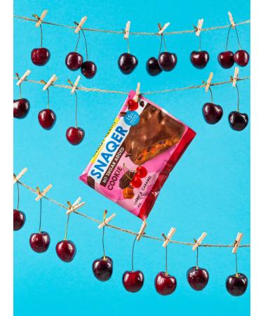 Snaq Fabriq Protein cookies in chocolate without sugar 10pcs x 45 g - Buy Online on GoSupps.com