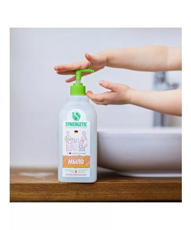 SYNERGETIC Liquid hand soap "almond milk" 0.5l - Buy Online on GoSupps.com